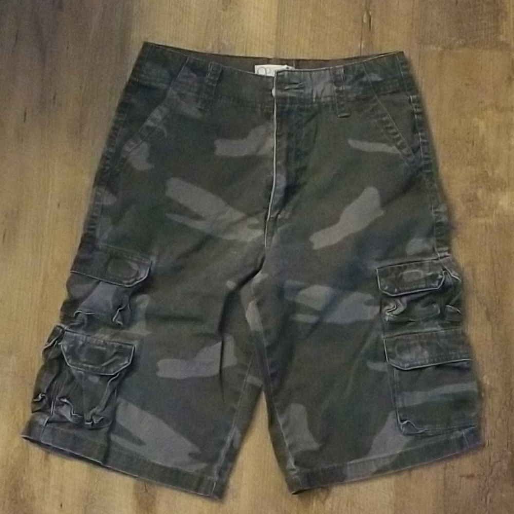 Shorts - Picture 1 of 2